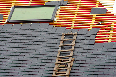 Artisan PRD Couverture réalisant des travaux de couverture et zinguerie au Fenouiller