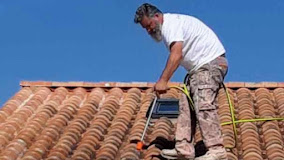 Nettoyage de toiture en tuile réalisé par PRD Couverture au Fenouiller